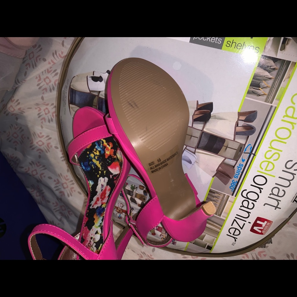 Heels - Picture 3 of 3